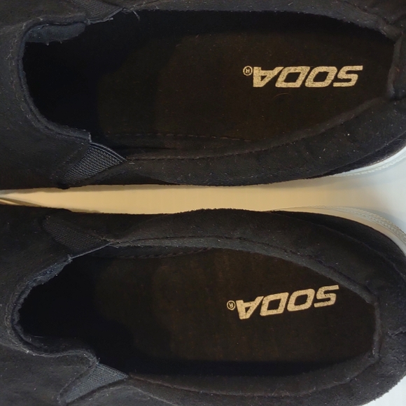 Soda "Reign" Black Classic Slip On Memory Foam Low Top Closed Toe Sneaker - Picture 7 of 12